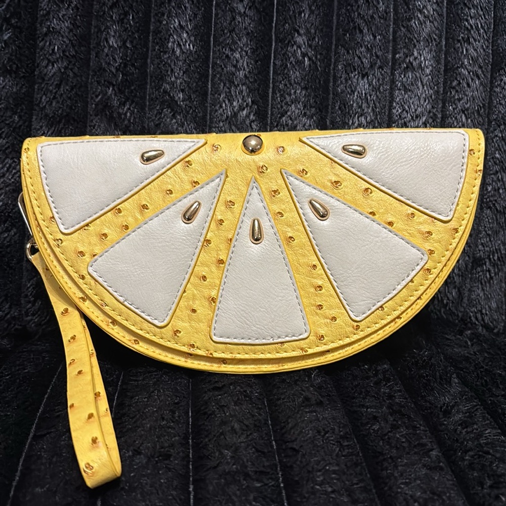 NWOT Cato Fashions Lemon Wristlet